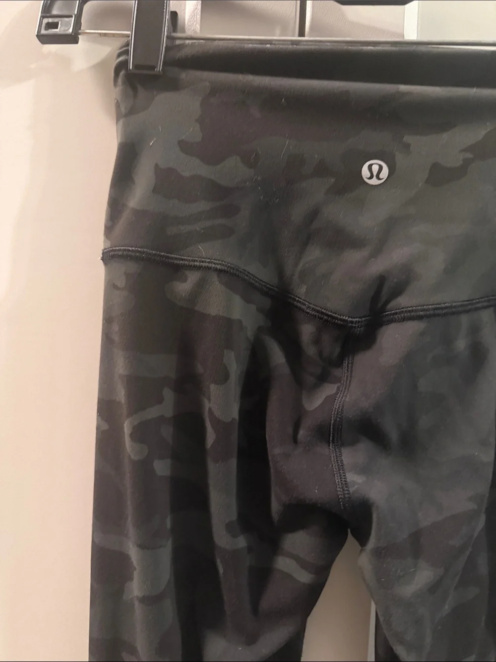 Lululemon Women’s Size 0 High Rise Leggings Black Camo Full Length